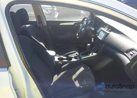 2019 Nissan Sentra S z USA, uszkodzony, nr VIN 3N1AB7AP9KY393141